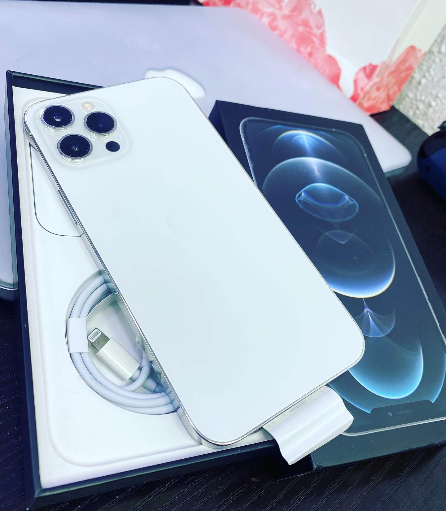 BBrand new iphone 12 pro max  whatsapp : +79398077486