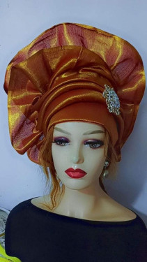 Des foulards cérémonieux de bonne qualité