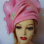 Des foulards cérémonieux de bonne qualité